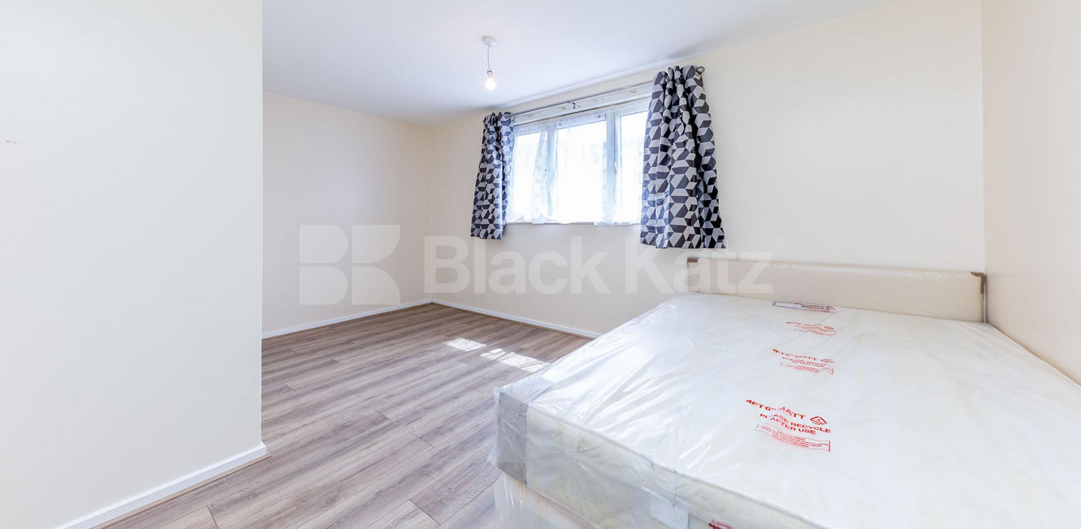 			GOOD FOR 3 SHARERS!, 2 Bedroom, 1 bath, 1 reception Maisonette			 Corporation Street , CALEDONIAN ROAD